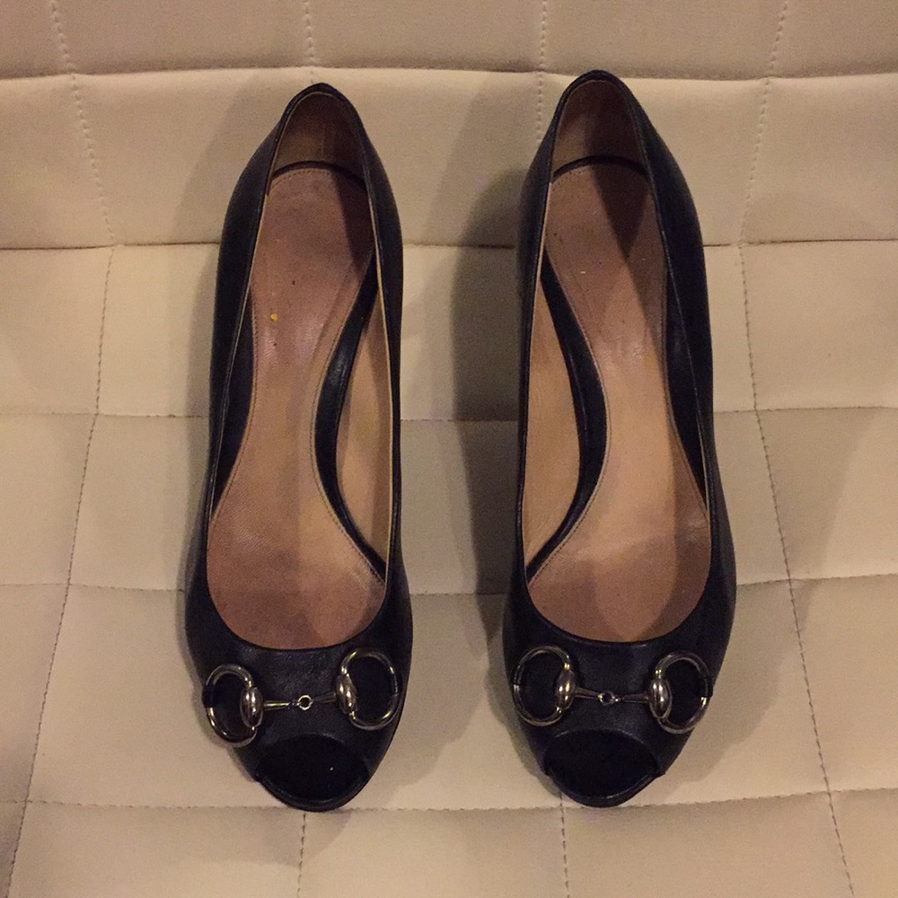 Gucci black leather peep toe heels